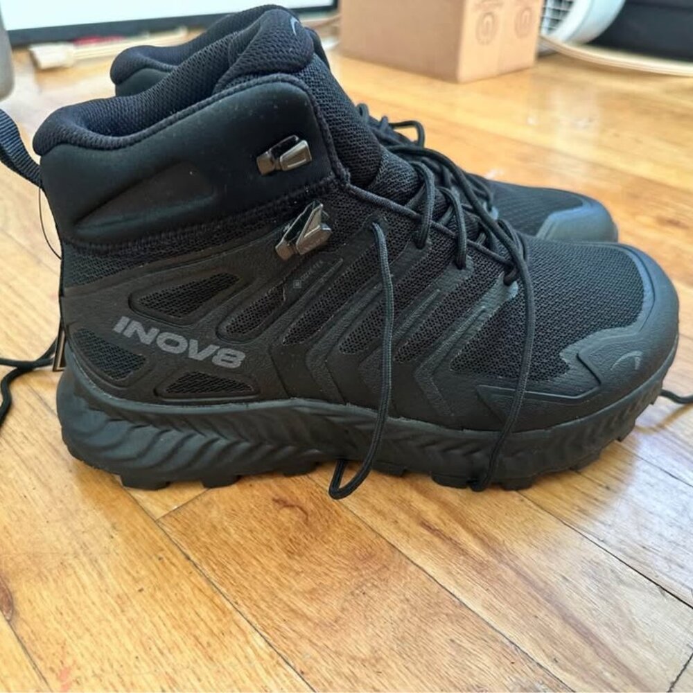 Inov-8 Roclite Mid GTX (Wide) Hiking Shoes - Picture 4 of 5
